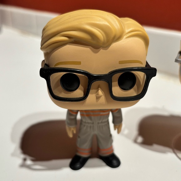 Female Ghostbusters Funko set ( plus Kevin!) - Picture 3 of 7